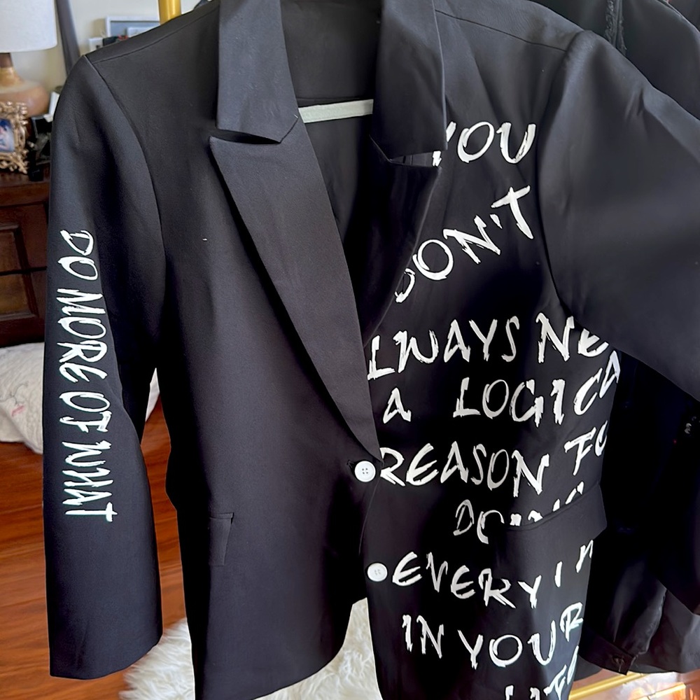Oversize graphic blazer